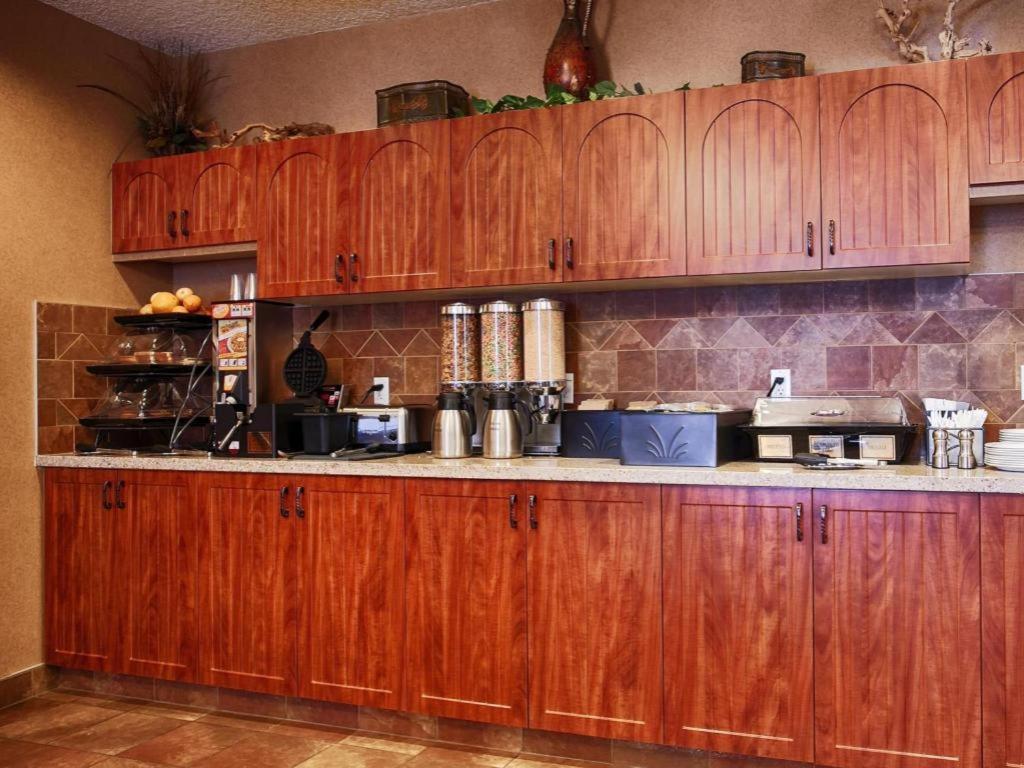 טרי הילס Best Western Diamond Inn מראה חיצוני תמונה