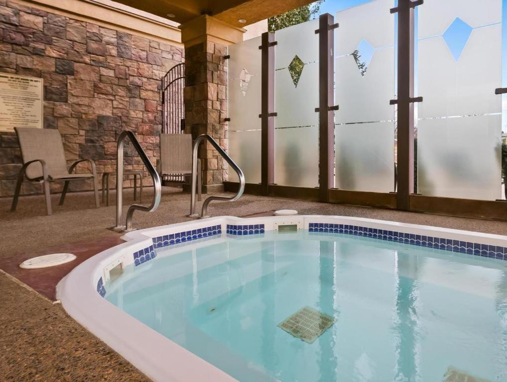 טרי הילס Best Western Diamond Inn מראה חיצוני תמונה