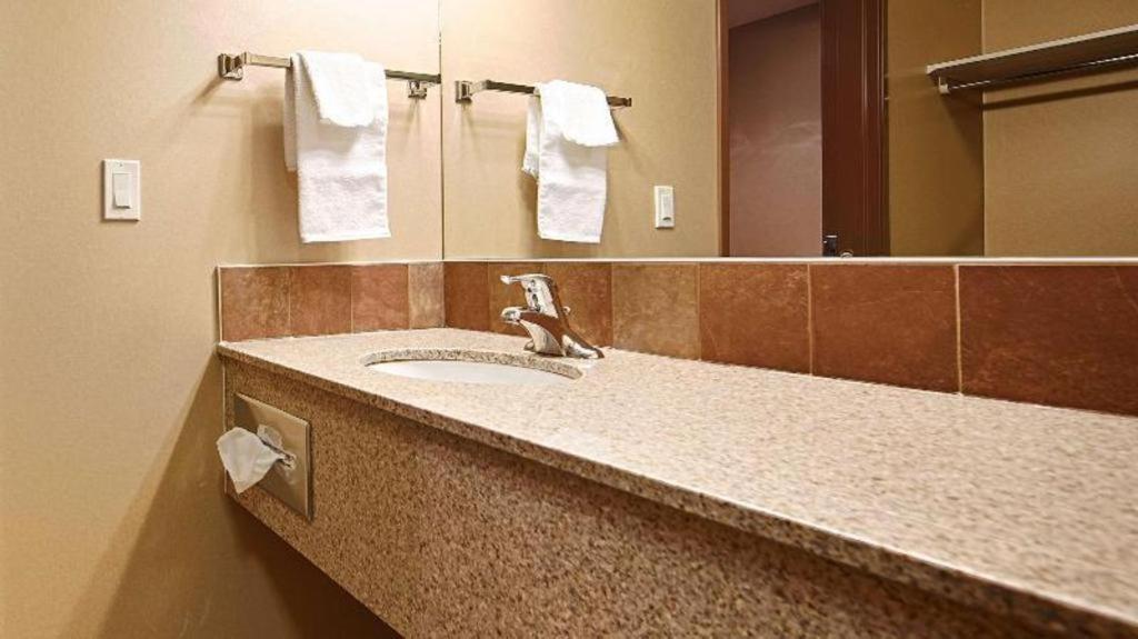 טרי הילס Best Western Diamond Inn מראה חיצוני תמונה